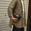 画像13: KAPTAIN SUNSHINE（キャプテンサンシャイン）Round Wallet Mid Porch（ラウンドウォレットミディアムポーチ）ITALIAN COW LEATHER/Black（ブラック） (13)