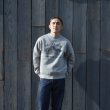 画像7: BARNS OUTFITTERS (バーンズアウトフィッターズ) "STANDARD" COZUN GUSSET PRINT CREW NECK SWEAT (はめ込み両Vガゼット）"OREGON STATE BEAVER LAKE"/ Grey（グレー） (7)