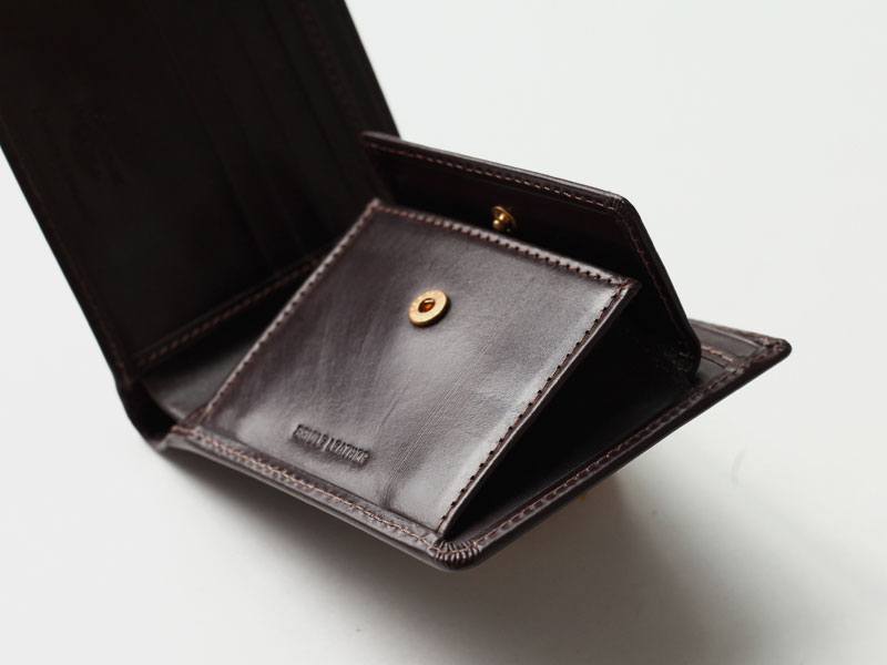 商品の説明【新品・未使用】ホワイトハウスコックス 二つ折り財布 S7532