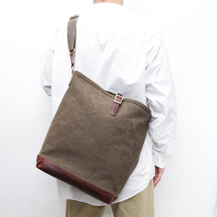 ARTS&CRAFTS（アーツアンドクラフツ）ONE STRAP CARRYALL（ワン